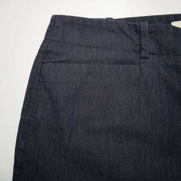 Talbots Ladies Straight Fit Dark Denim Zipper & 2 Clasp Closure Shorts - Picture 5 of 11